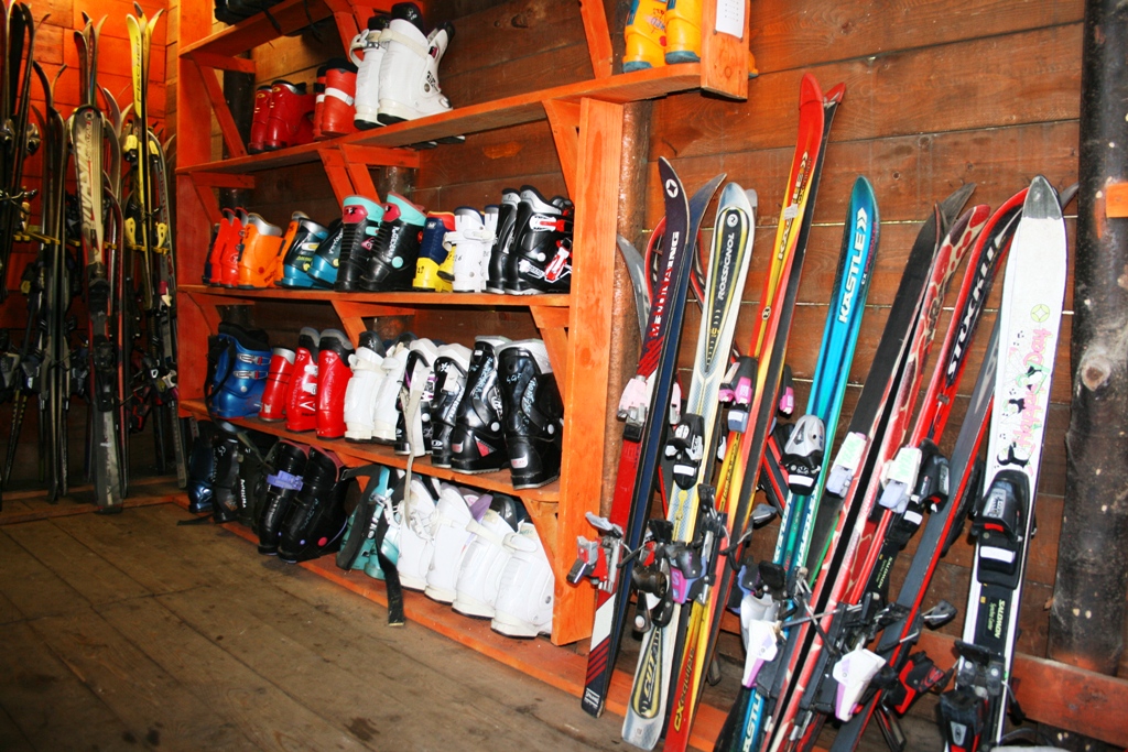 attrezzatura per lezioni di sci a Catania
