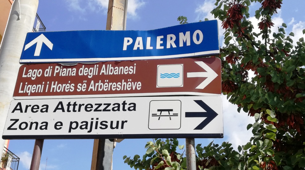 cartelli stradali a Piana degli Albanesi